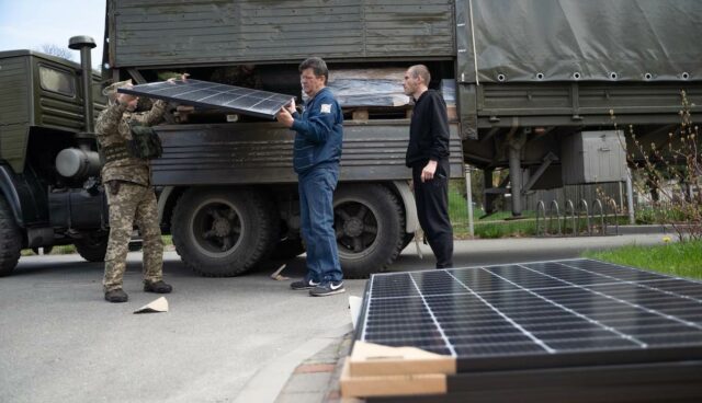 ukraine photovoltaik lieferung tesla powerwall